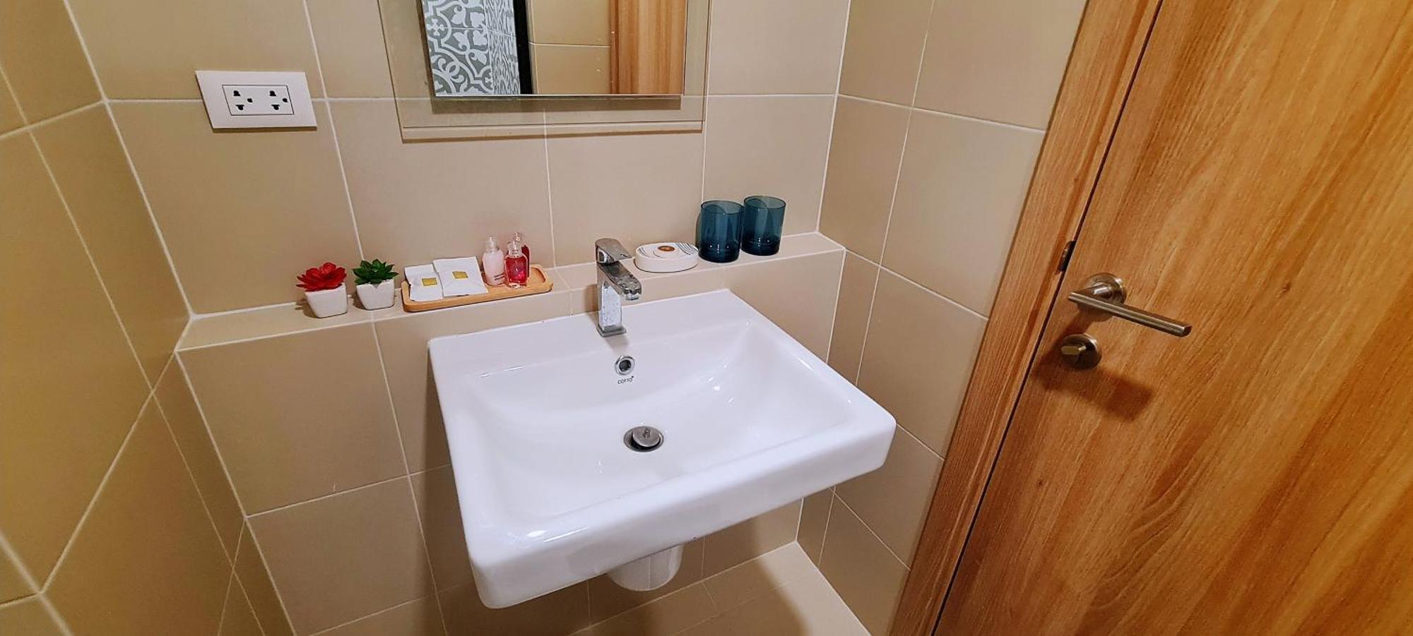 Highest Floor Close To Cicada And Tamarind Night Market Lahabana Condo หัวหิน ลาฮาบาน่า คอนโด ชั้นบนสุด ติดกับตลาดซิเคด้าและตลาดแทมมารีน 外观 照片